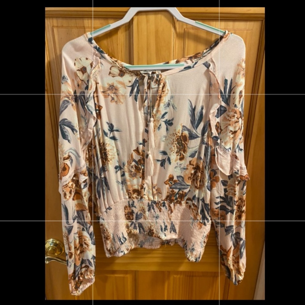 Candies Loose fitting flower blouse